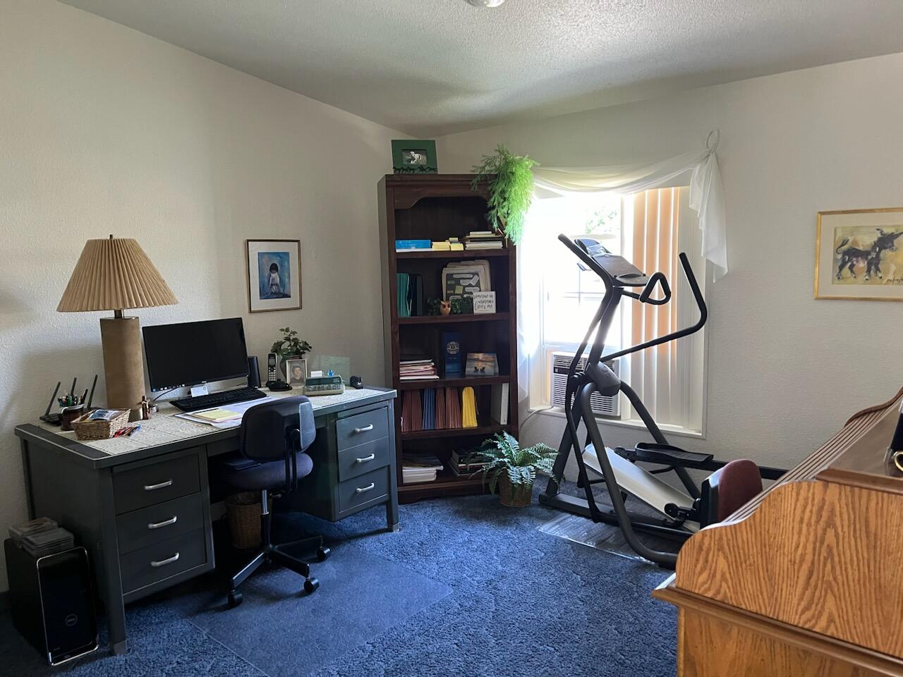 92 South T Street Lakeview, OR 97630 - Photo 11 of 33 Office/den/4th bedroom off living rom
