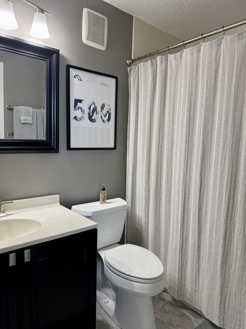 111 West Maple Street, Unit 1501 Chicago, IL 60610 - Photo 13 of 17