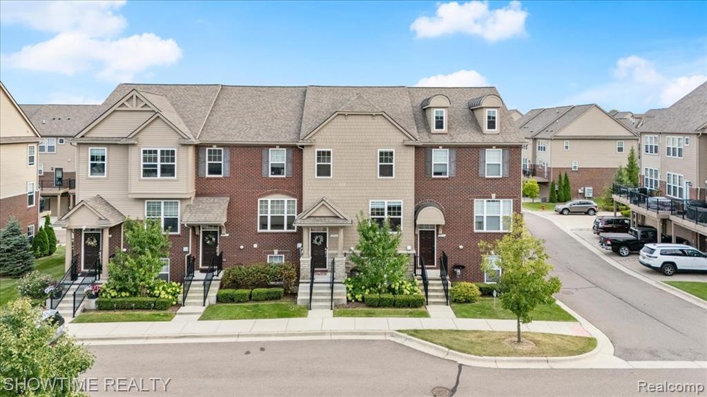 2734 Helmsdale Circle Rochester, MI 48307 - Photo 2 of 48