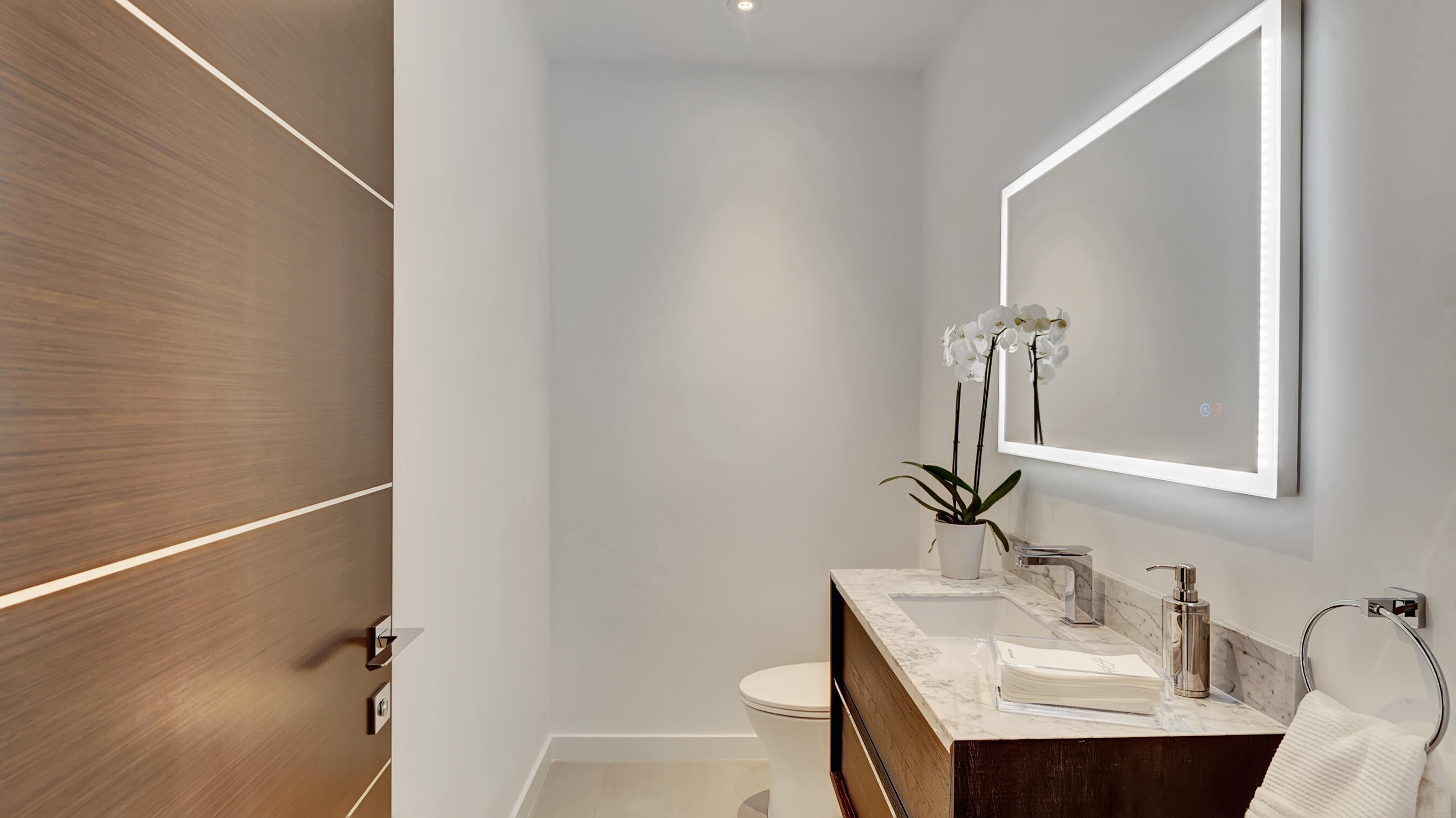 462 East Boca Raton Road Boca Raton, FL 33432 - Photo 25 of 43 2nd Floor Pwoder Room