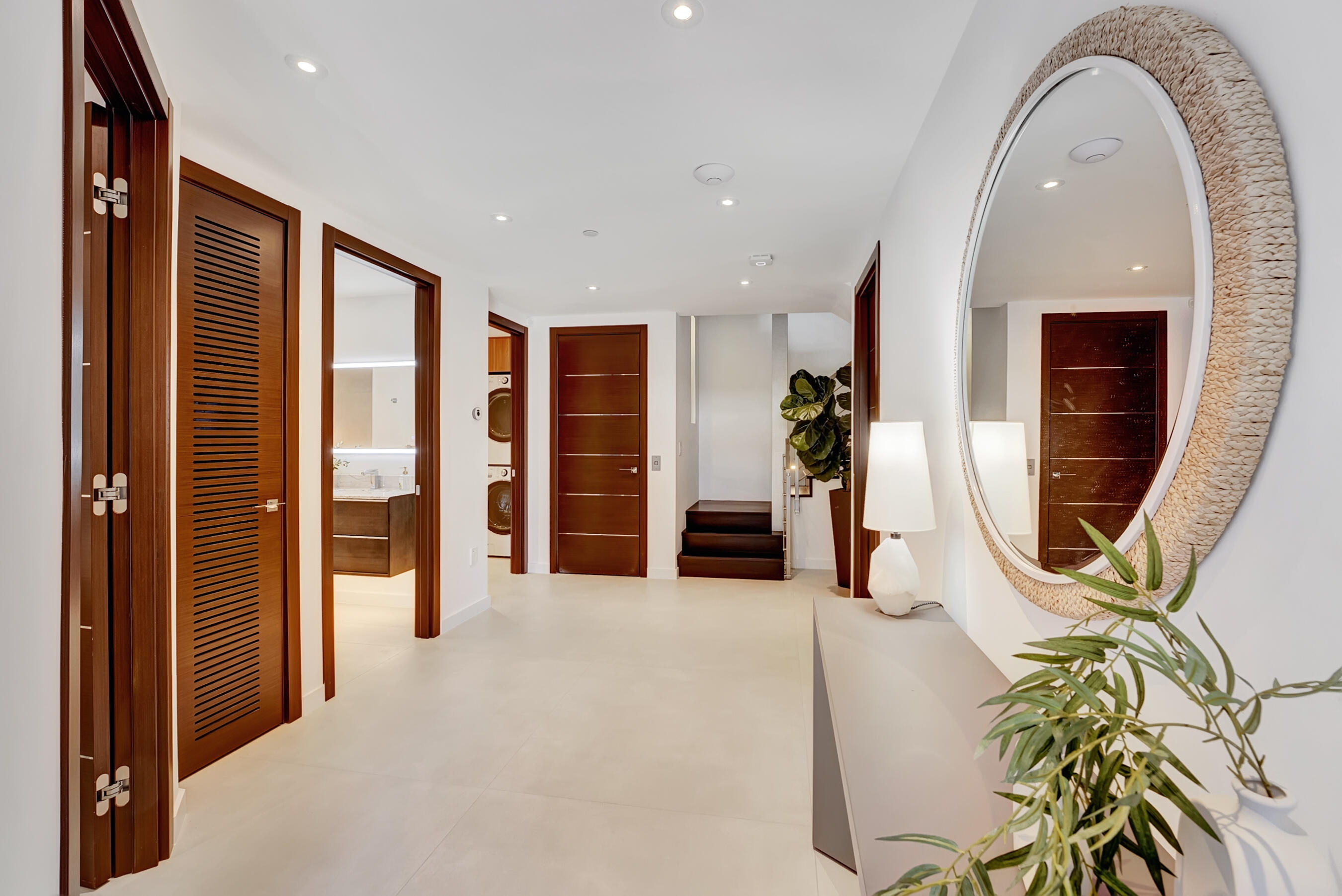 462 East Boca Raton Road Boca Raton, FL 33432 - Photo 8 of 43 1st Floor Entry Way