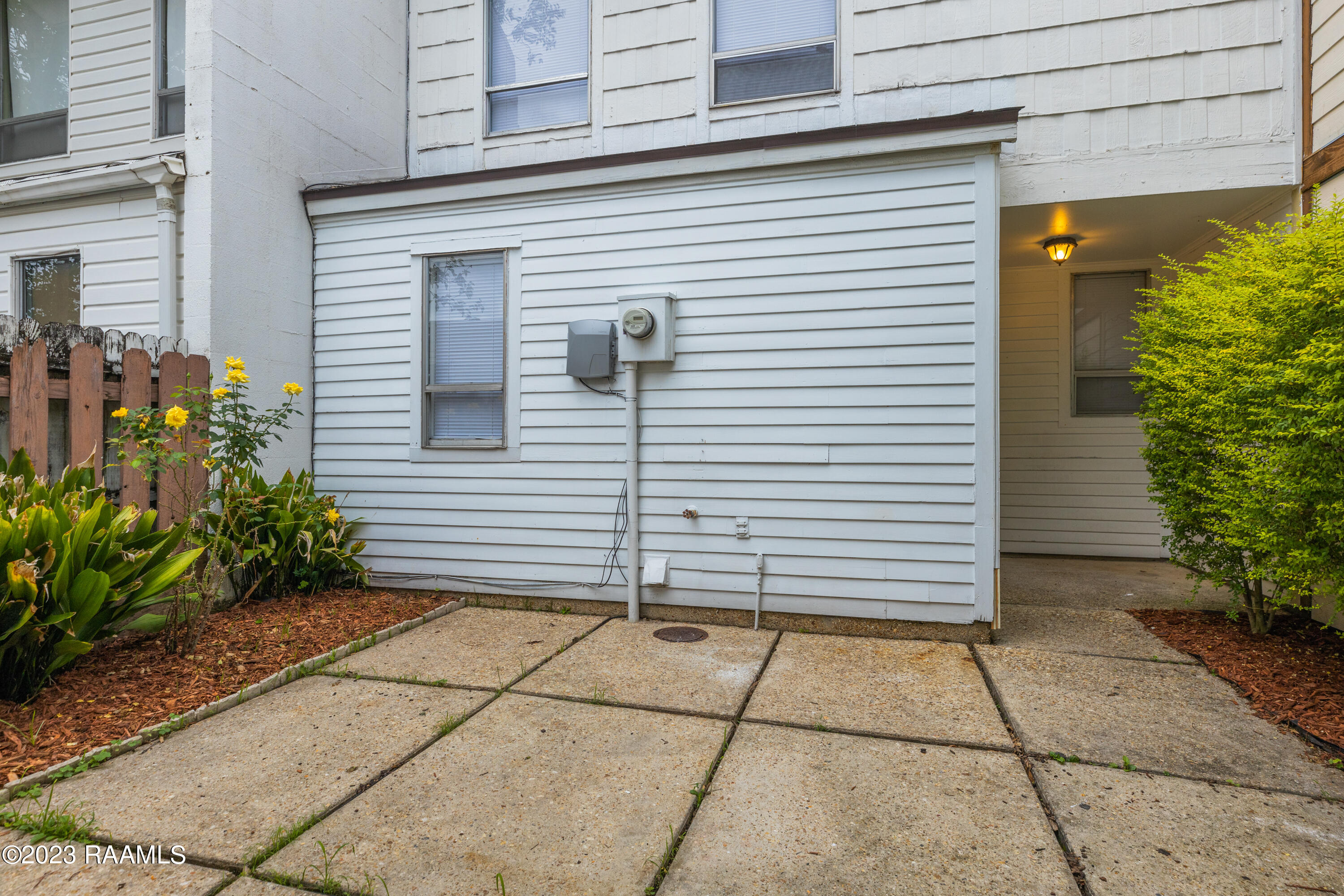 9 Morning Glory Square Lafayette, LA 70507 - Photo 1 of 15 Front entrance/patio