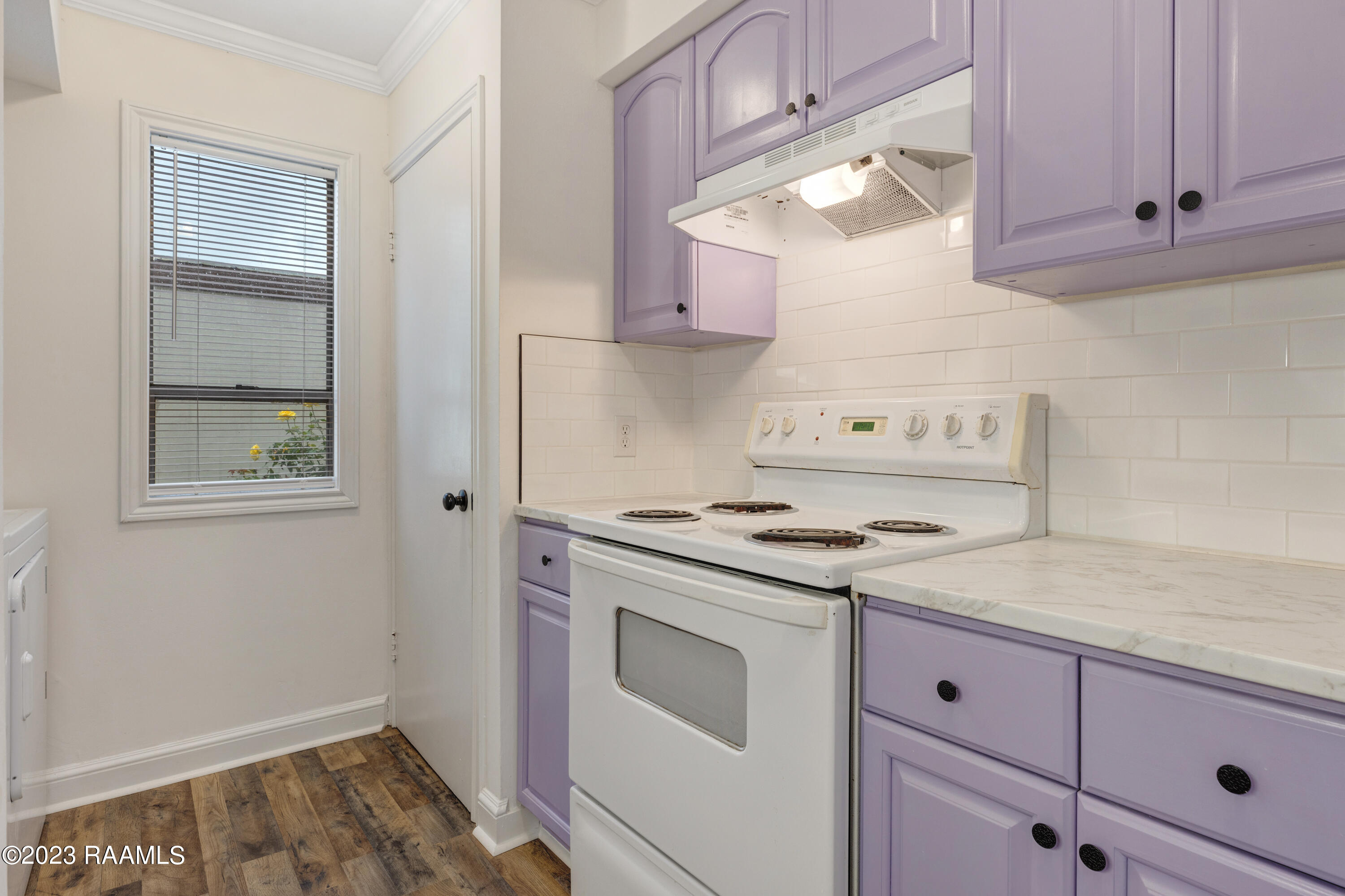 9 Morning Glory Square Lafayette, LA 70507 - Photo 5 of 15 Kitchen