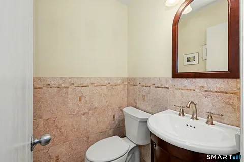 $479,000 | 19 Colonial Road, Unit 8, Stamford, CT 06906