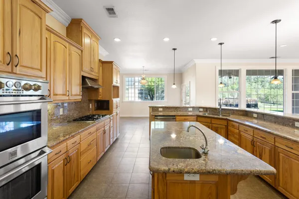 $1,199,999 | 14440 Sea Biscuit Court, Redding, CA 96003