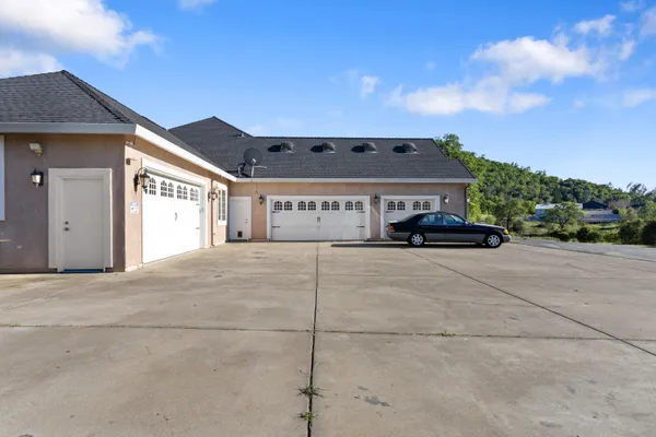 $1,199,999 | 14440 Sea Biscuit Court, Redding, CA 96003