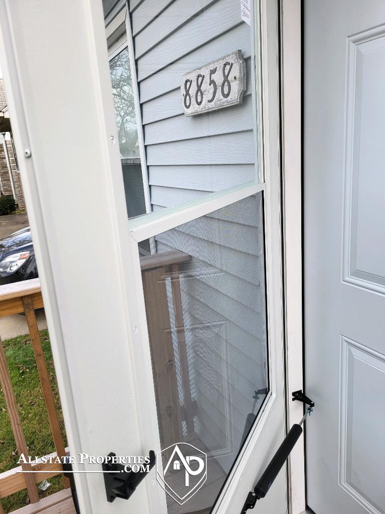 8858 Burt Road Detroit, MI 48228 - Photo 26 of 30 50129444-fde8459d-1ffe-4b90-97f6-cab90d9174fc.JPG