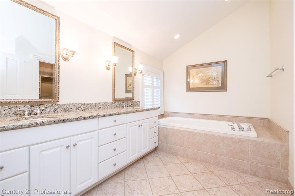 302 West 3rd Street Rochester, MI 48307 - Photo 45 of 74 Gallery Image 45