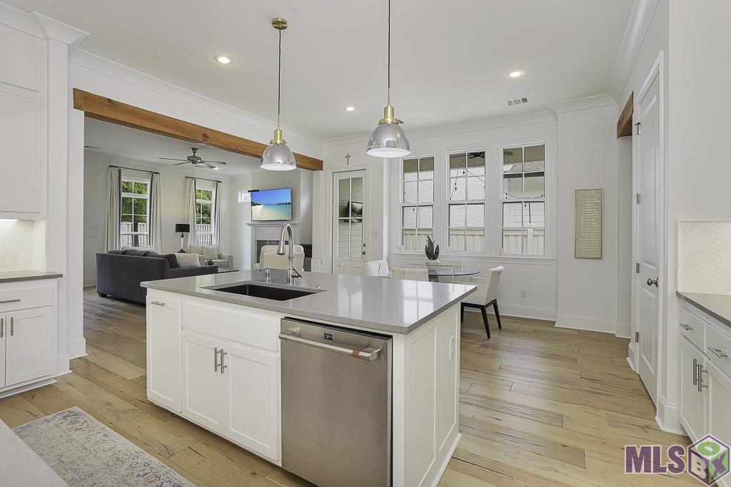 2052 Verte Drive Baton Rouge, LA 70808 - Photo 3 of 24 Kitchen