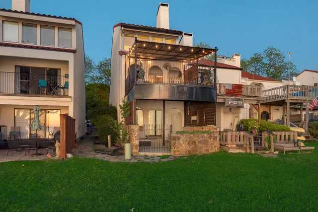 front view of house with a yard