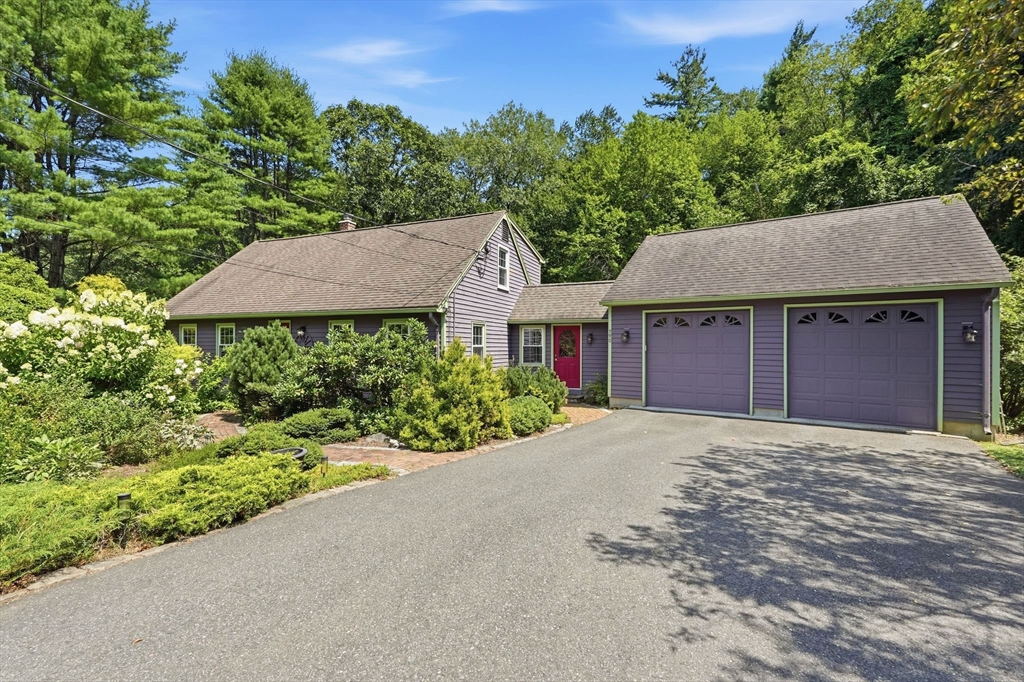 590 Middle Street Amherst, MA 01002 - Photo 2 of 41