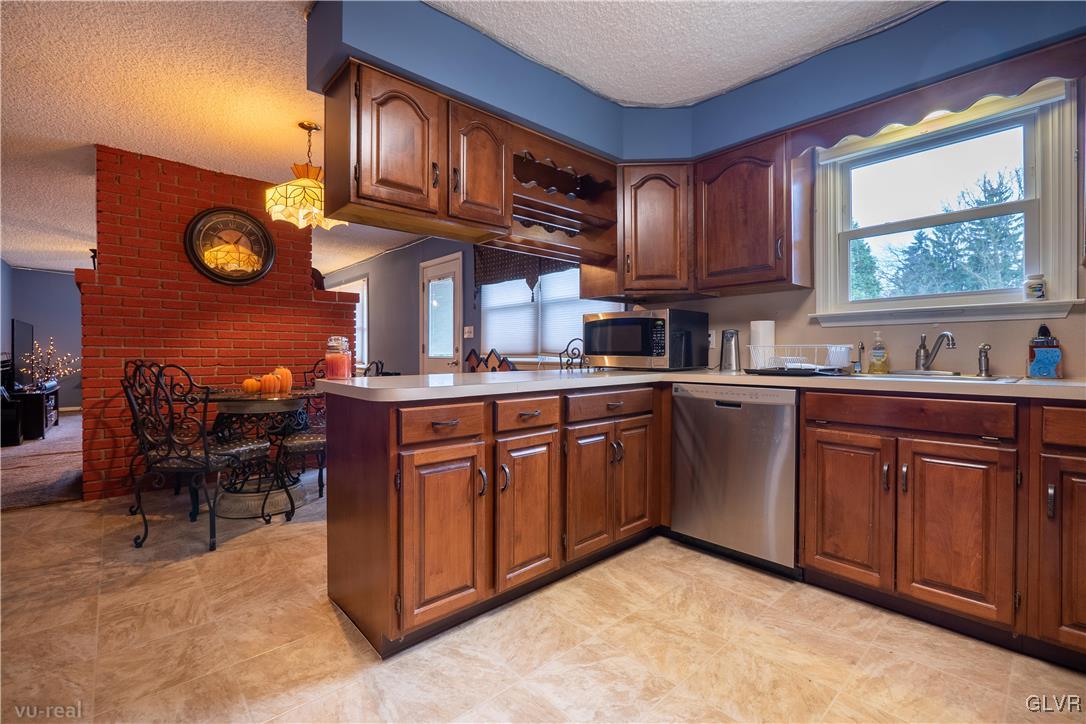 1408 Stones Crossing Road Easton, PA 18045 - Photo 6 of 32 Gallery Image 6