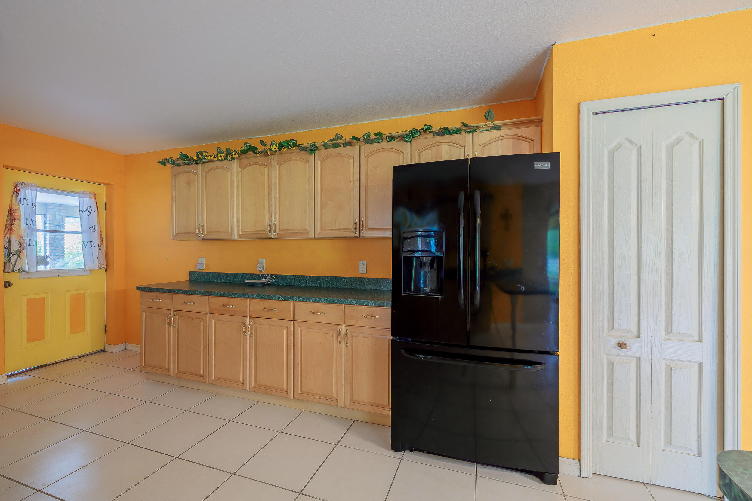 4920 Tree Top Trail Fort Pierce, FL 34951 - Photo 14 of 41 Kitchen