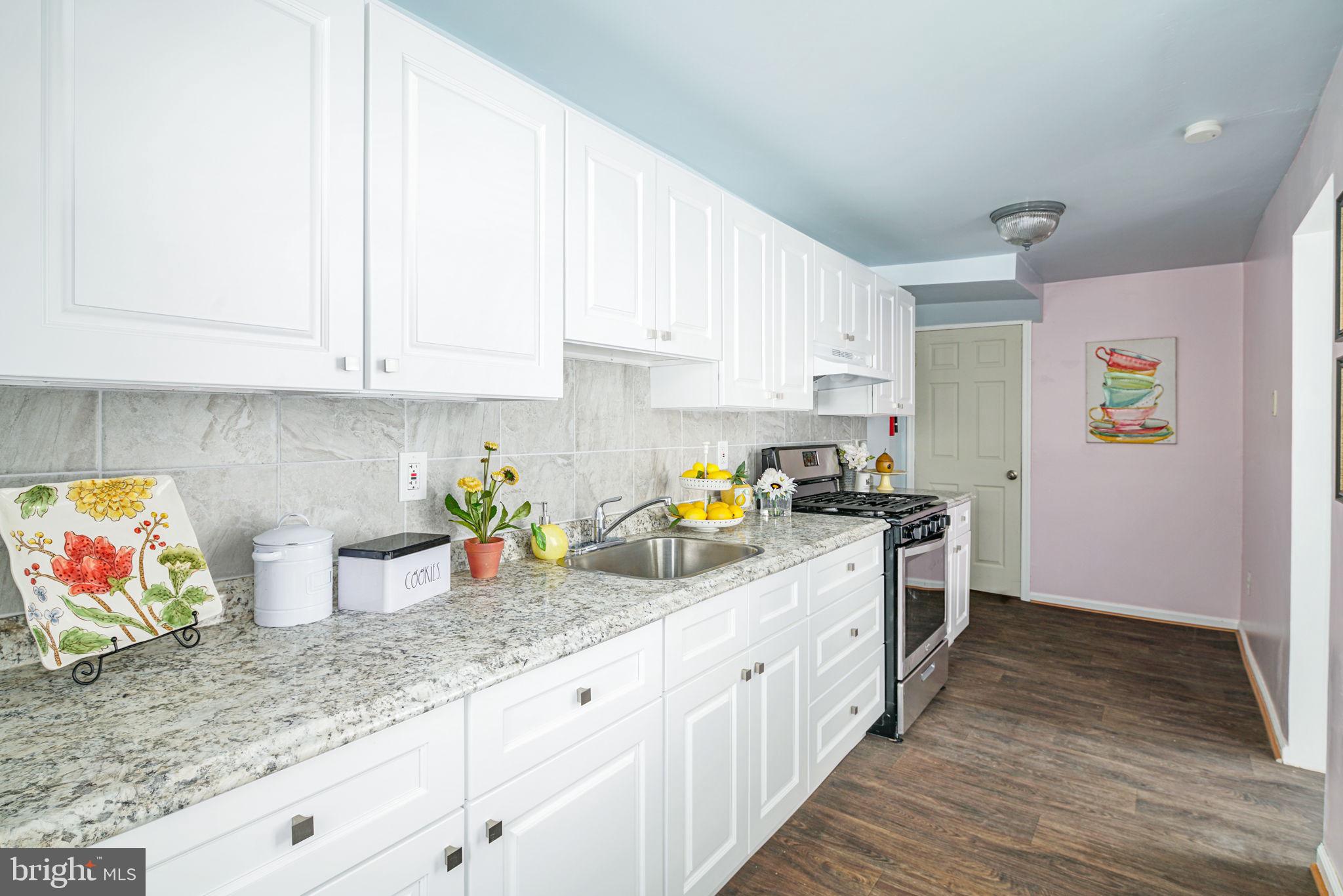 2965 North Congress Road Camden, NJ 08104 - Photo 5 of 29 Kitchen