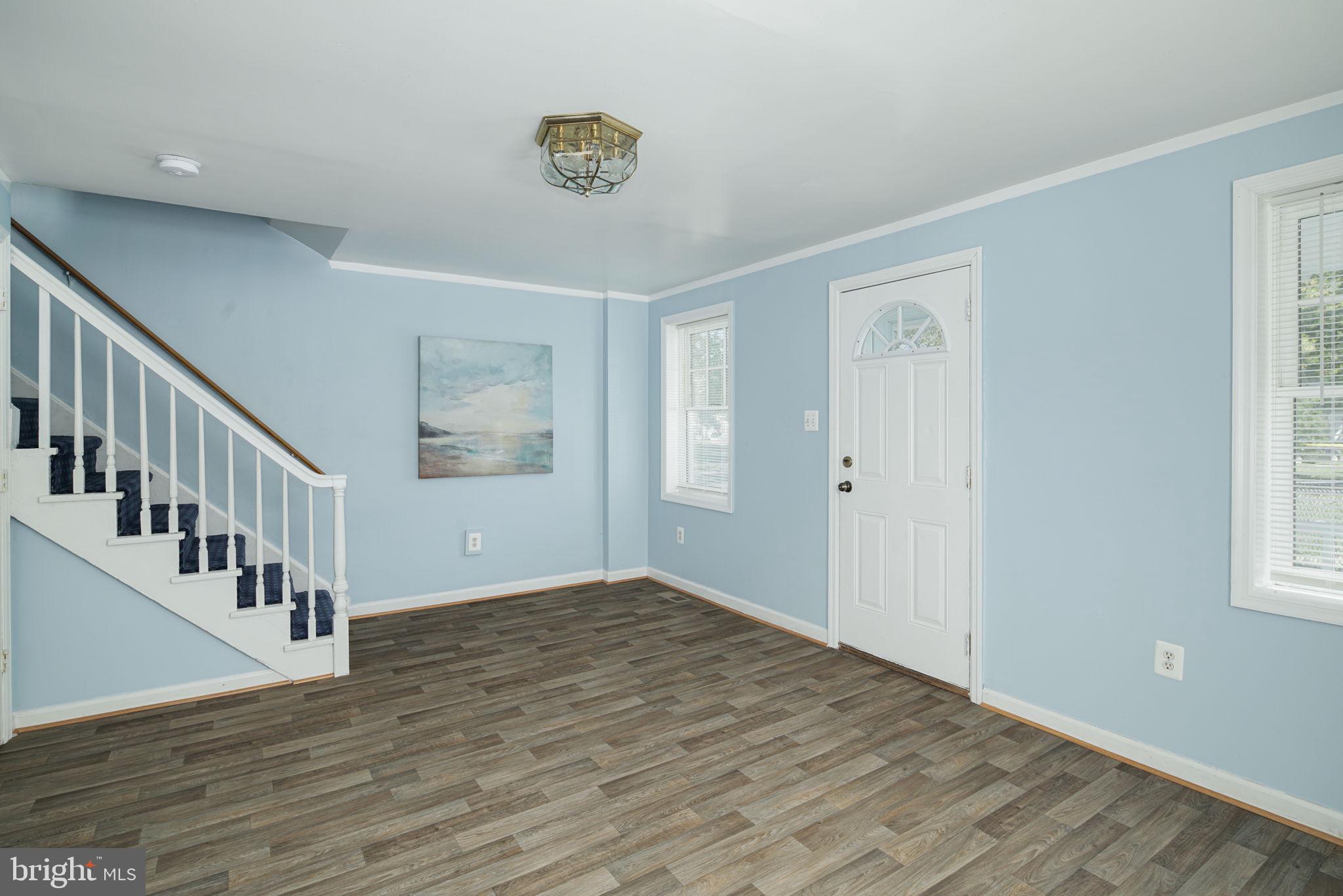 2965 North Congress Road Camden, NJ 08104 - Photo 7 of 29 Living Room