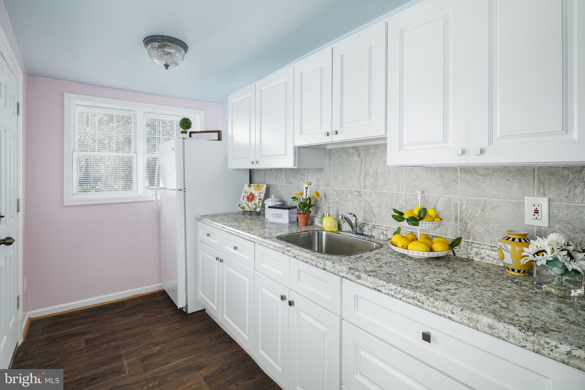 2965 North Congress Road Camden, NJ 08104 - Photo 9 of 29 Kitchen
