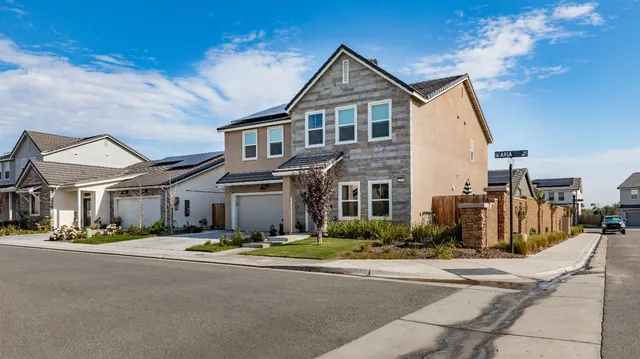 $575,000 | 379 Aria Avenue, Madera, CA 93636