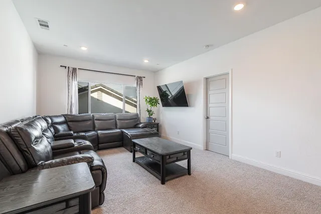 $575,000 | 379 Aria Avenue, Madera, CA 93636