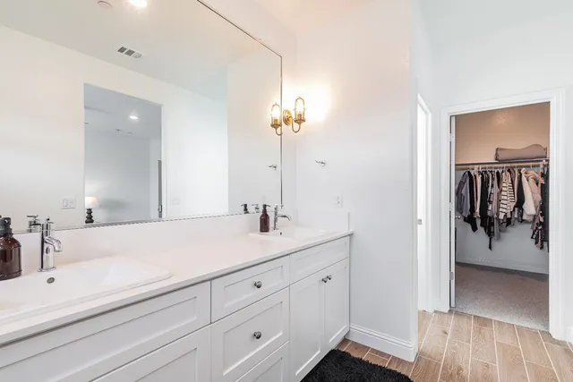 $575,000 | 379 Aria Avenue, Madera, CA 93636