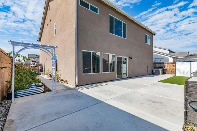 $575,000 | 379 Aria Avenue, Madera, CA 93636