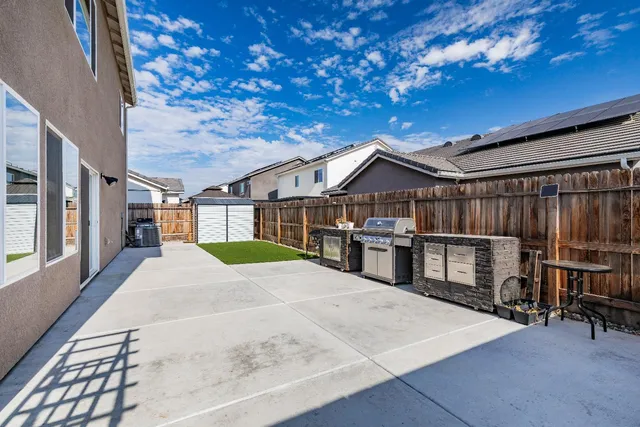 $575,000 | 379 Aria Avenue, Madera, CA 93636