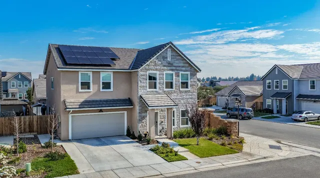 $575,000 | 379 Aria Avenue, Madera, CA 93636