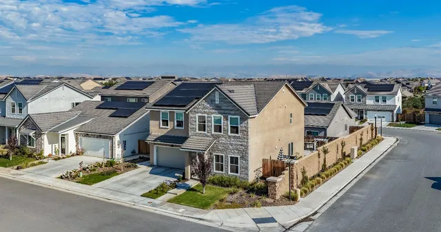 $575,000 | 379 Aria Avenue, Madera, CA 93636