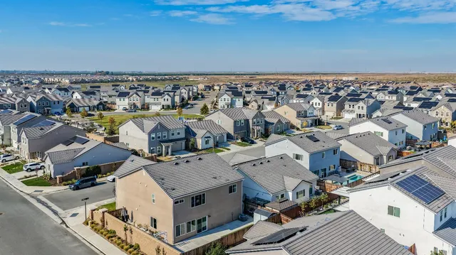 $575,000 | 379 Aria Avenue, Madera, CA 93636