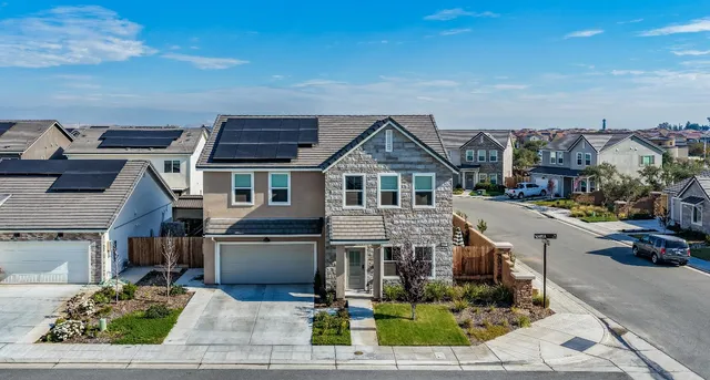 $575,000 | 379 Aria Avenue, Madera, CA 93636