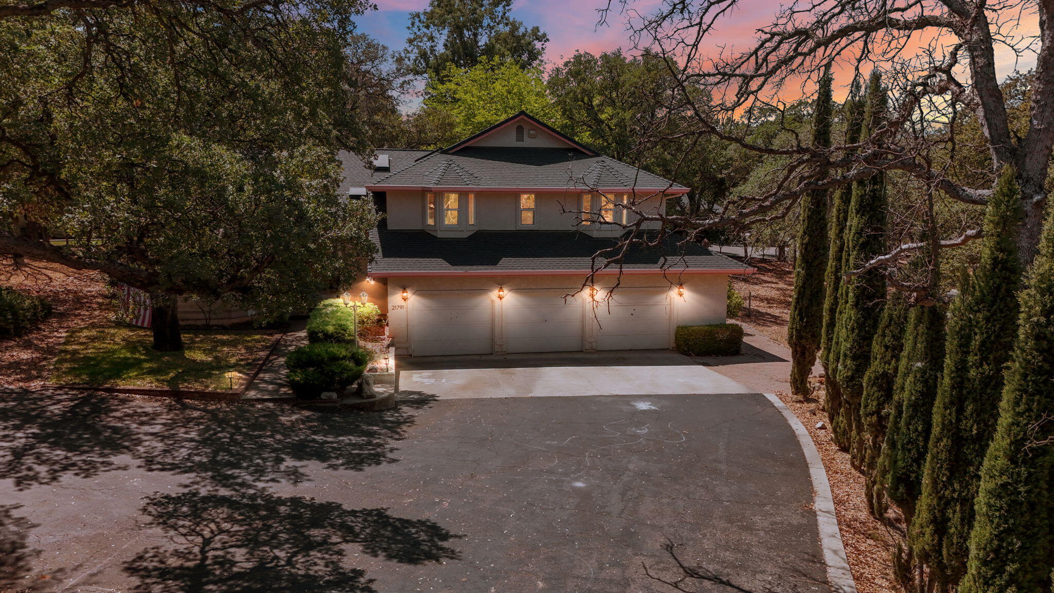 21791 Wilcox Road Red Bluff, CA 96080 - Photo 134 of 135 Driveway