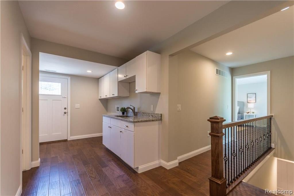 77 Randolph Road Rochester Hills, MI 48309 - Photo 12 of 32