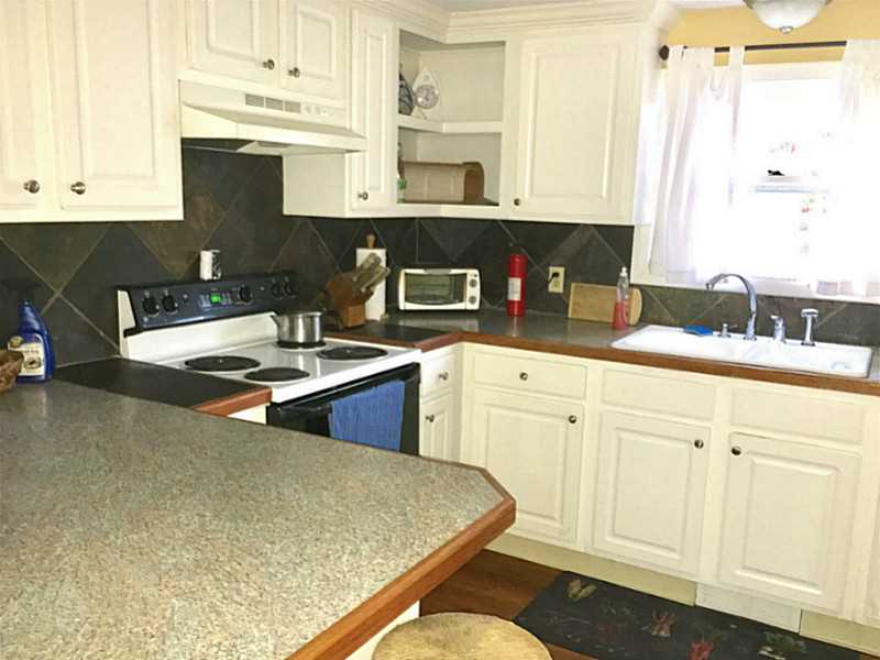 68 Hemlock Road South Kingstown, RI 02879 - Photo 7 of 21 Kitchen.