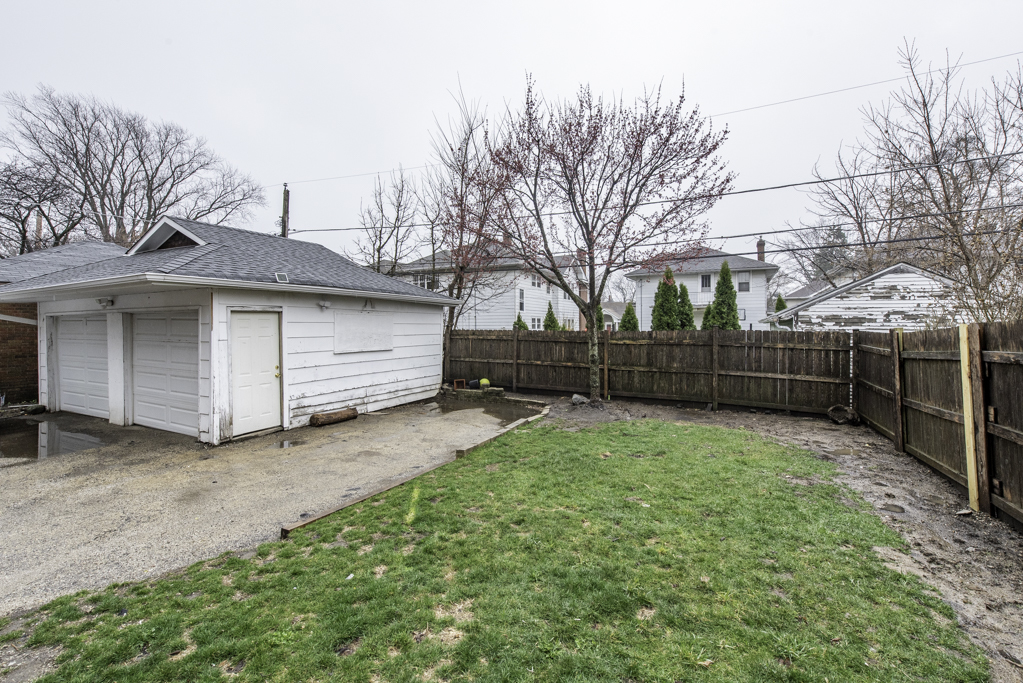 415 West Ridgeland Avenue, Unit 2 Waukegan, IL 60085 - Photo 6 of 25