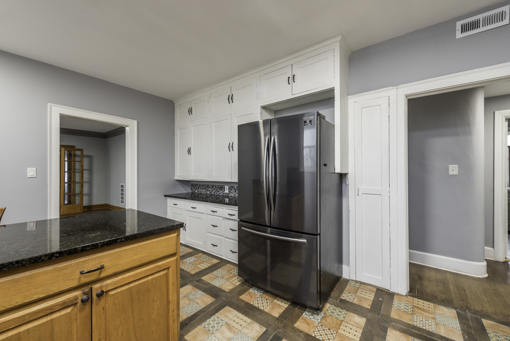 415 West Ridgeland Avenue, Unit 2 Waukegan, IL 60085 - Photo 10 of 25