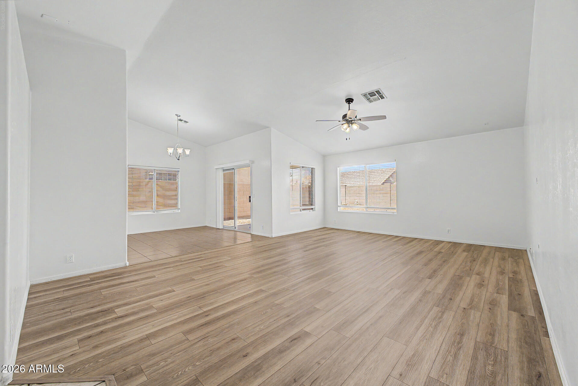 930 East Harwell Road Phoenix, AZ 85042 - Photo 6 of 38 06 - Harwell 930
