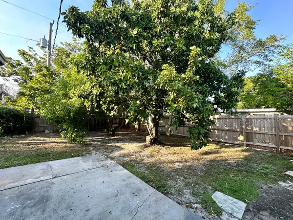 $3,000 | 207 Huron Place, West Palm Beach, FL 33409