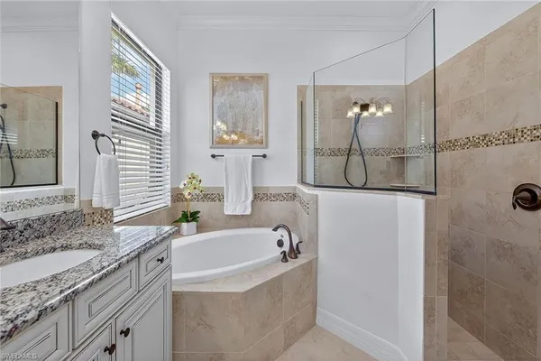 $1,150,000 | 3001 Aviamar Circle, Naples, FL 34114
