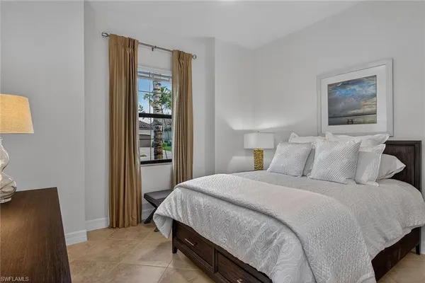 $1,150,000 | 3001 Aviamar Circle, Naples, FL 34114