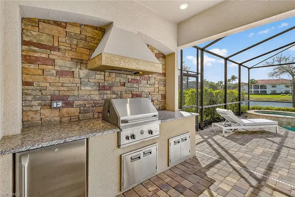 $1,150,000 | 3001 Aviamar Circle, Naples, FL 34114
