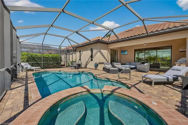 $1,150,000 | 3001 Aviamar Circle, Naples, FL 34114