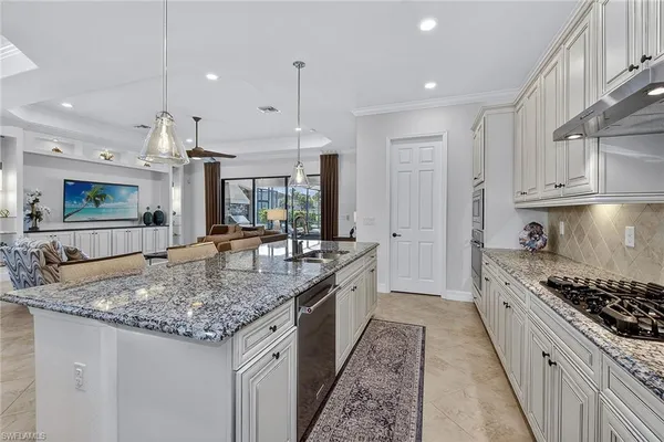 $1,150,000 | 3001 Aviamar Circle, Naples, FL 34114