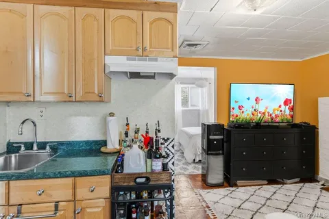$725,000 | 282 West 22nd Street, Deer Park, NY 11729