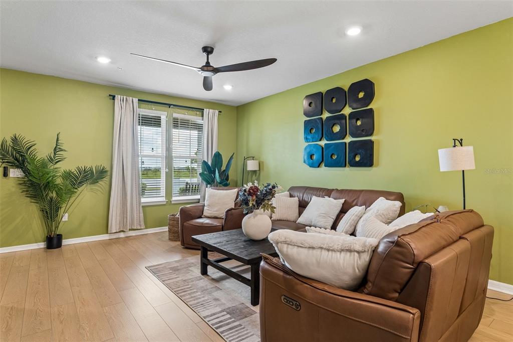 11139 Rising Sun Street Orlando, FL 32829 - Photo 4 of 20 Gallery Image 4