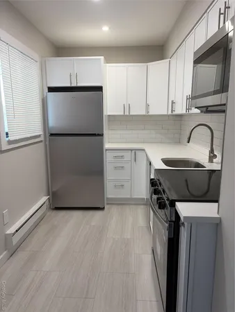 $2,000 | 99-105 West Hoffman Avenue, Unit A, Lindenhurst, NY 11757