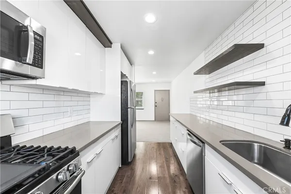 $310,000 | 7135 Coldwater Canyon Avenue, Unit 16, North Hollywood, CA 91605