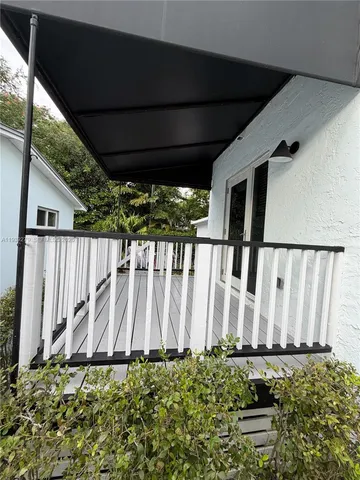 $2,395 | 3677 Poinciana Avenue, Unit 6A, Miami, FL 33133