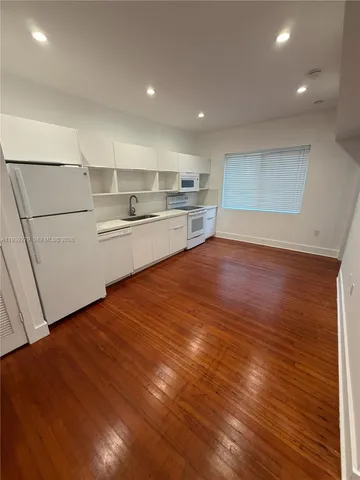 $2,395 | 3677 Poinciana Avenue, Unit 6A, Miami, FL 33133