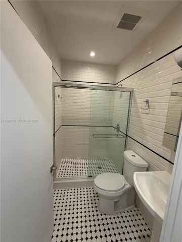 $2,395 | 3677 Poinciana Avenue, Unit 6A, Miami, FL 33133