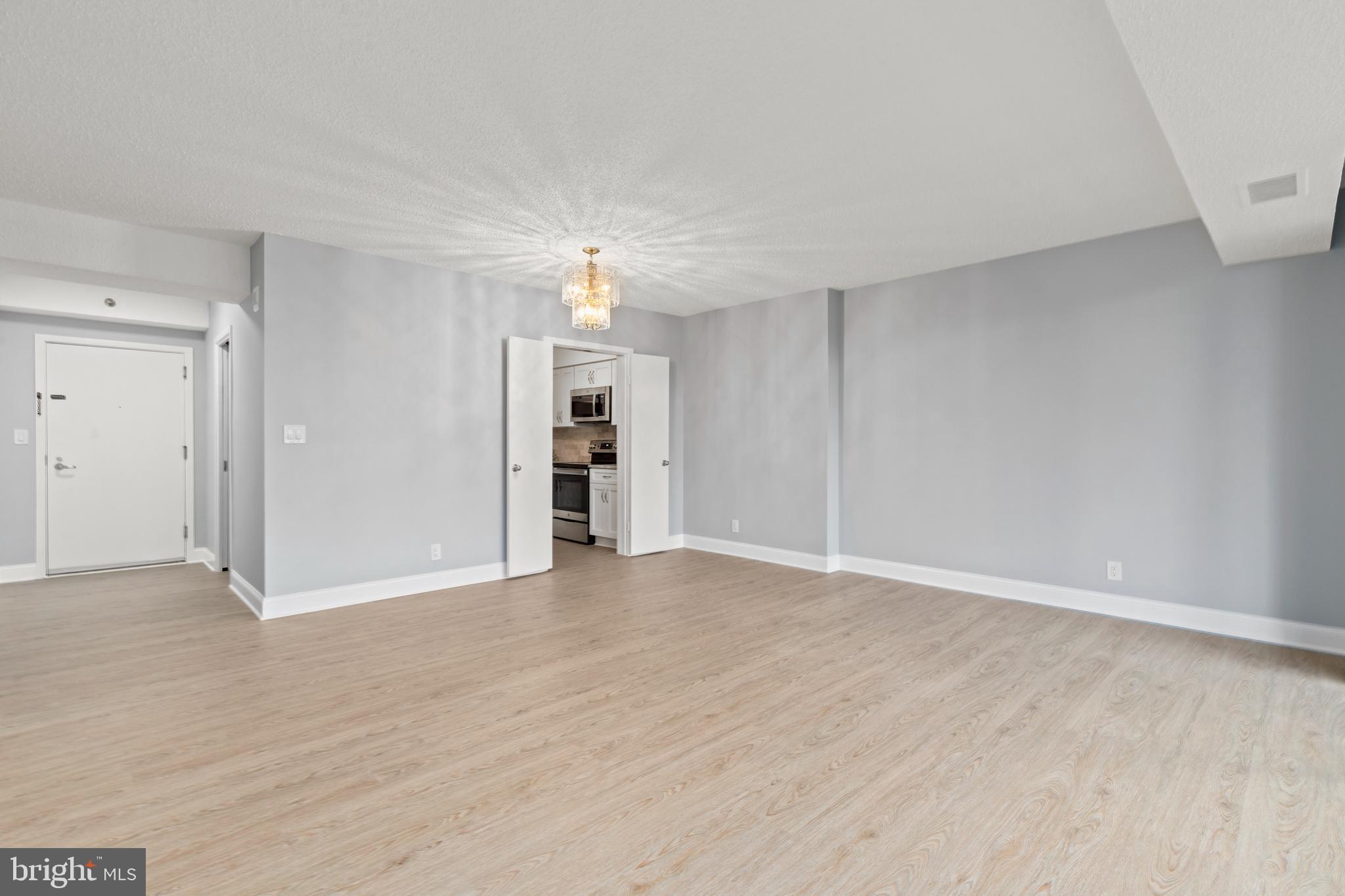 5505 Seminary Road, Unit 406N Falls Church, VA 22041 - Photo 10 of 35 5'5 baseboards w/ shoe molding