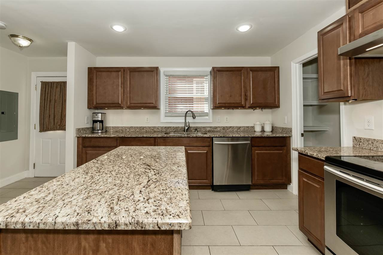 561 East Edenton Street Raleigh, NC 27601 - Photo 8 of 23 KITCHEN